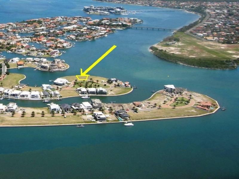 26 Hampton Court, Paradise Point QLD 4216