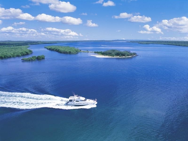 26 Hampton Court, Paradise Point QLD 4216