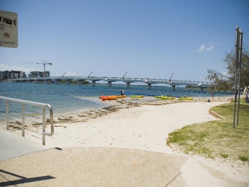 26 Hampton Court, Paradise Point QLD 4216