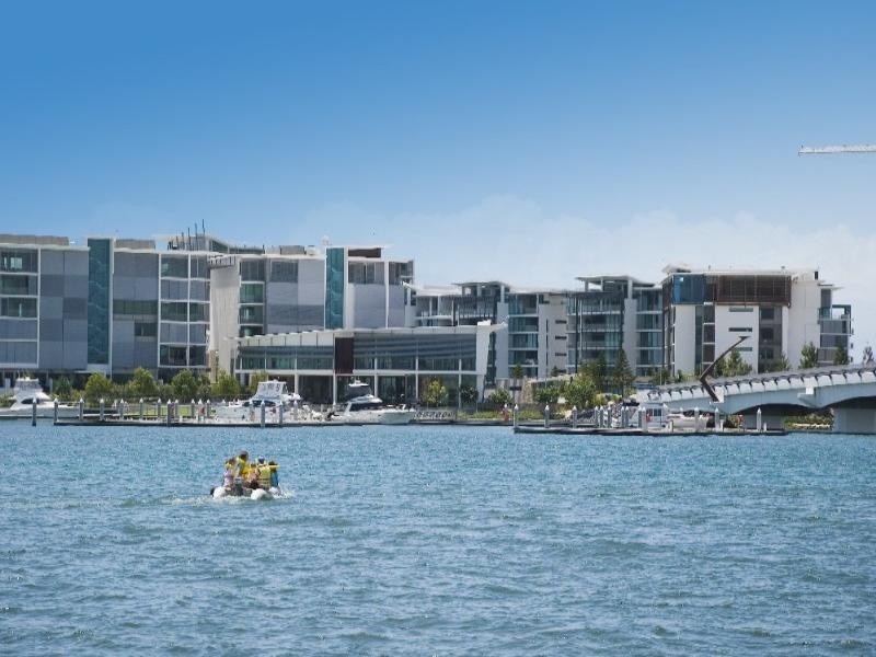 26 Hampton Court, Paradise Point QLD 4216