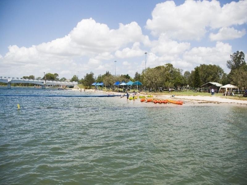 26 Hampton Court, Paradise Point QLD 4216
