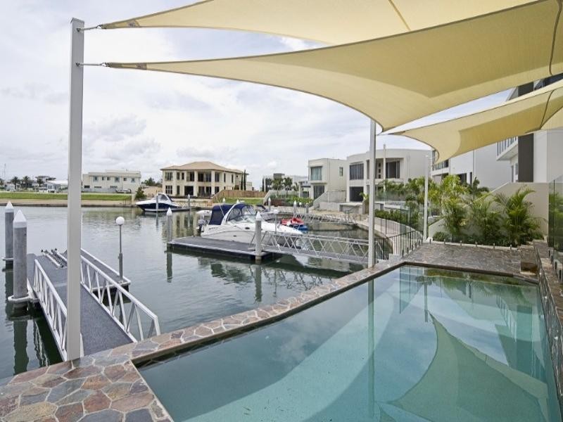 33 Royal Albert Crescent, Paradise Point QLD 4216