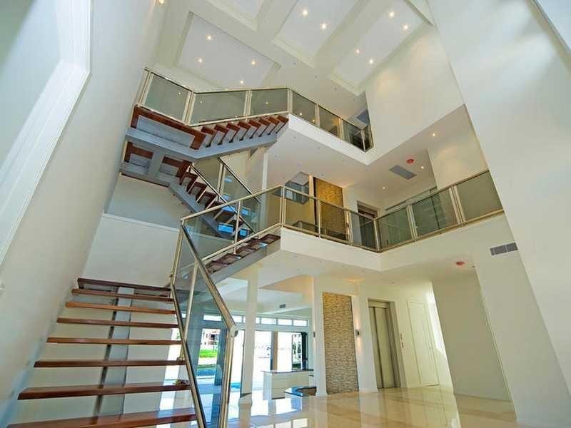 32 Knightsbridge Pde West, Paradise Point QLD 4216