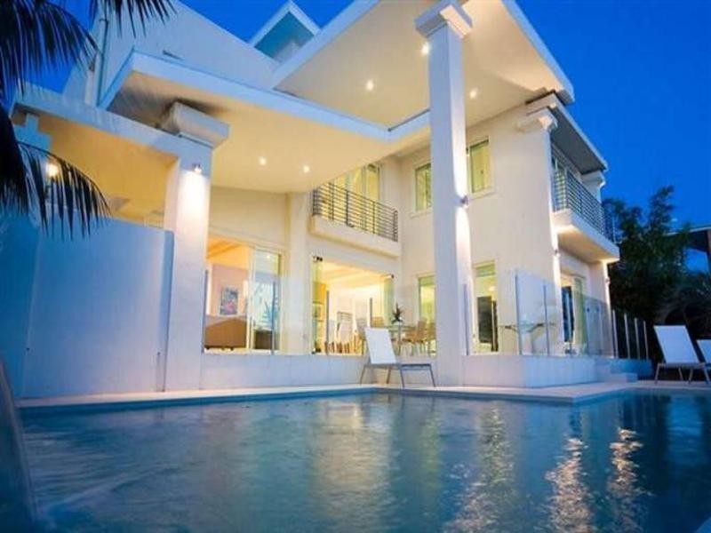 80 Royal Albert Crescent, Paradise Point QLD 4216