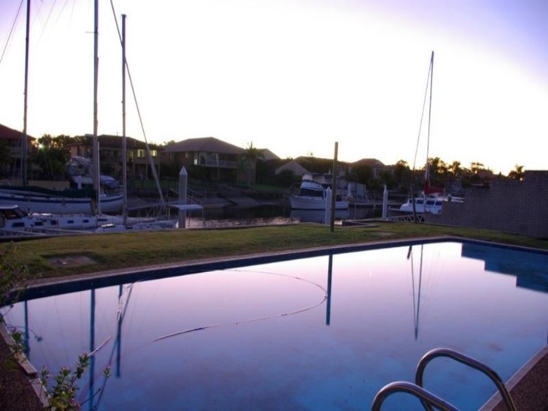 18 Huon Crescent, Runaway Bay QLD 4216