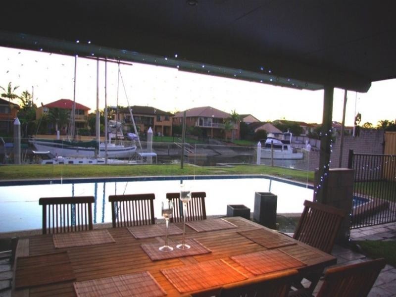 18 Huon Crescent, Runaway Bay QLD 4216