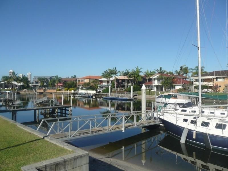 18 Huon Crescent, Runaway Bay QLD 4216