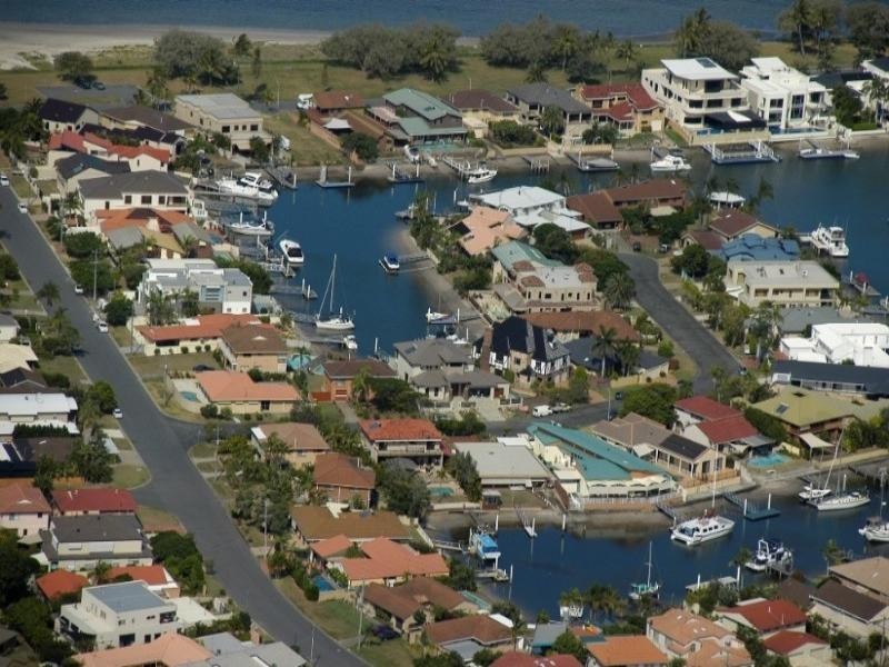 18 Huon Crescent, Runaway Bay QLD 4216