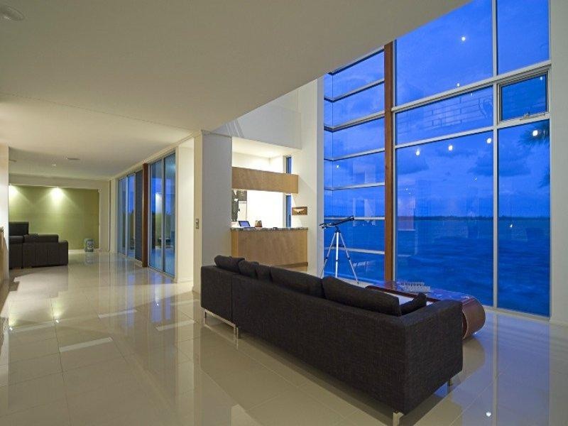 44 King Charles Drive, Paradise Point QLD 4216