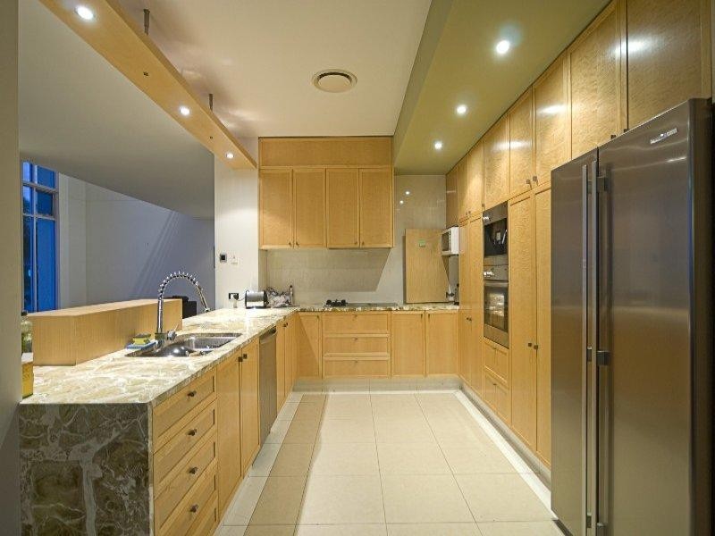 44 King Charles Drive, Paradise Point QLD 4216