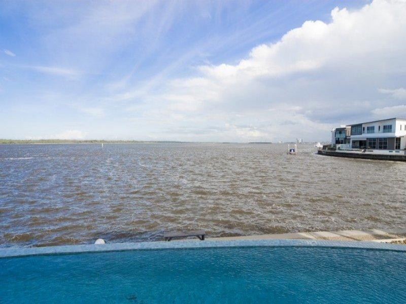 44 King Charles Drive, Paradise Point QLD 4216