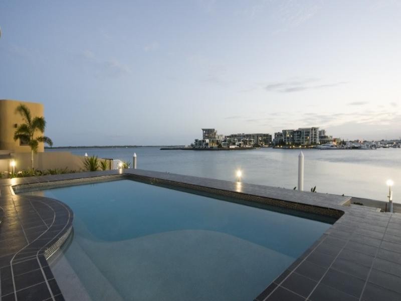 34 Brittanic Crescent, Paradise Point QLD 4216