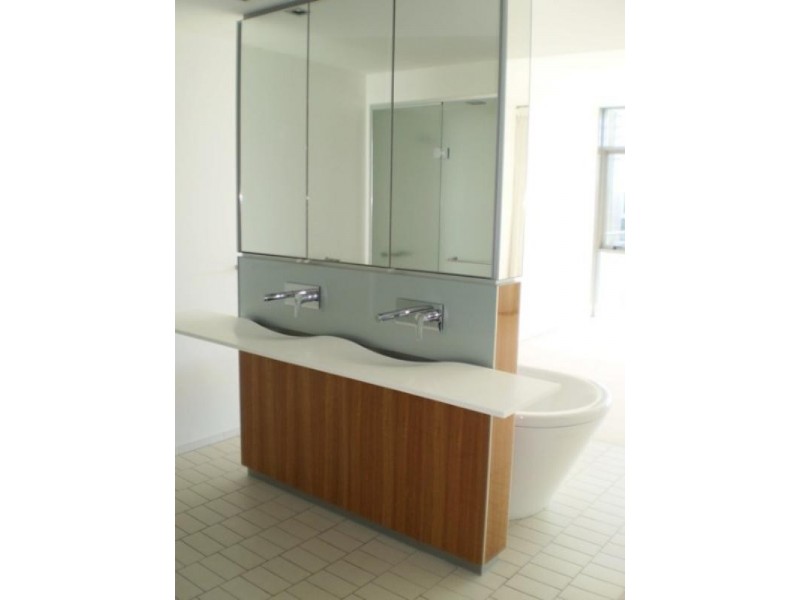 Paradise Point QLD 4216