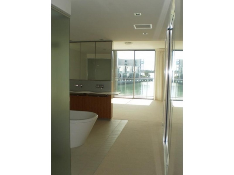 Paradise Point QLD 4216