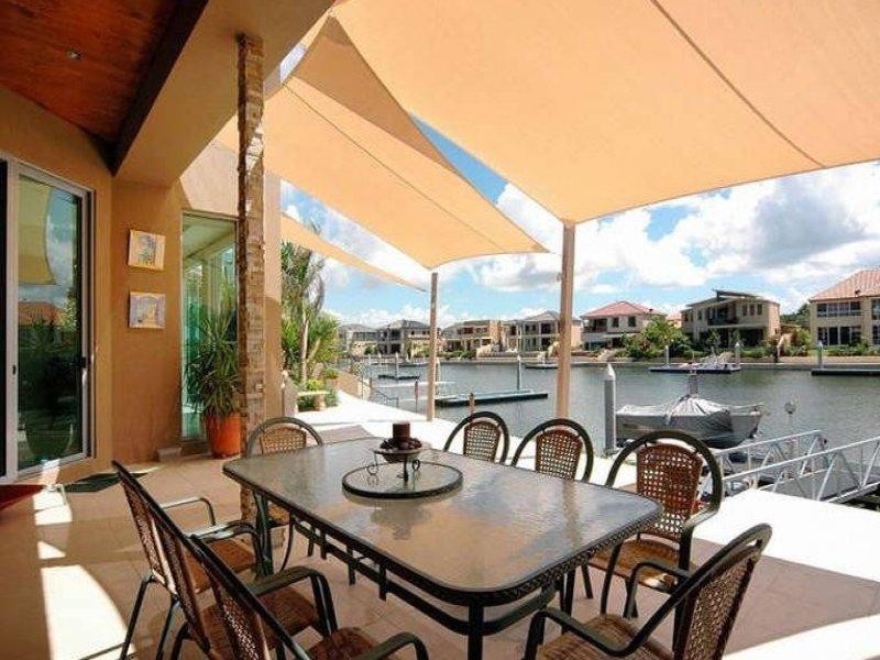 9 King James Court, Paradise Point QLD 4216