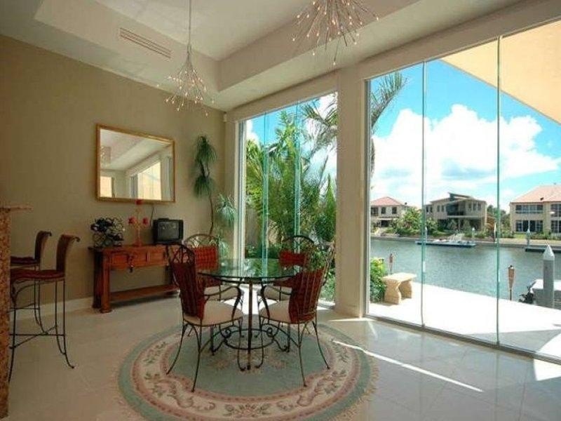 9 King James Court, Paradise Point QLD 4216