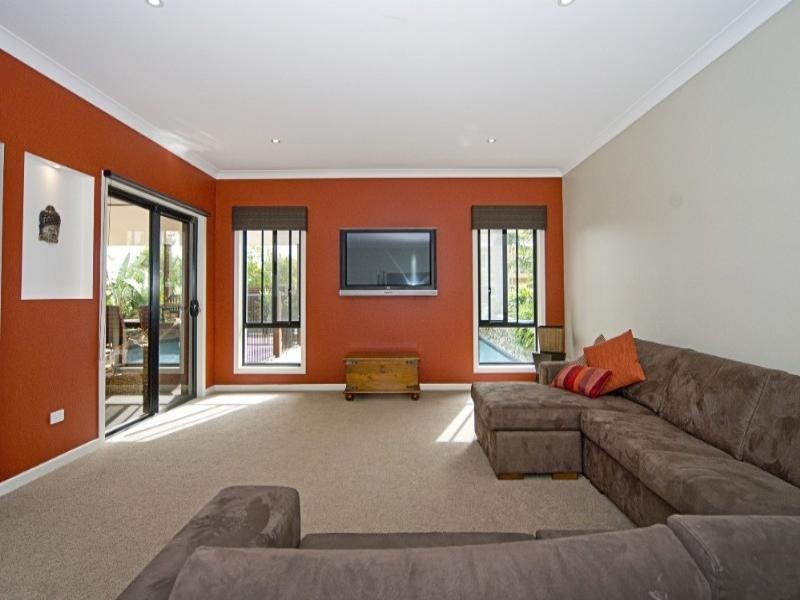 2 Biscay Way, Coombabah QLD 4216