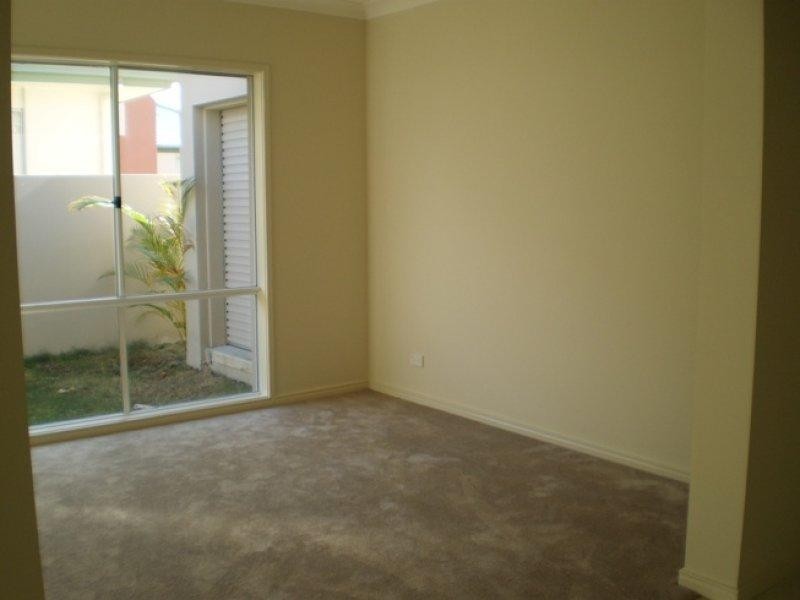 Hope Island QLD 4212