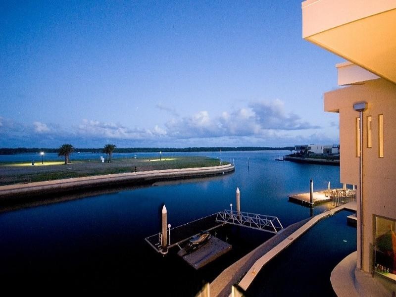 42 Royal Albert Crescent, Paradise Point QLD 4216