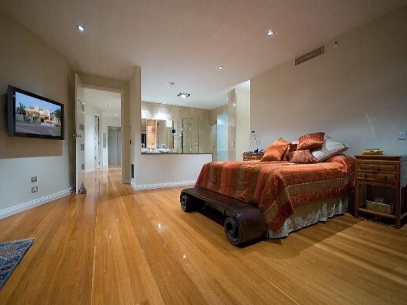 42 Royal Albert Crescent, Paradise Point QLD 4216