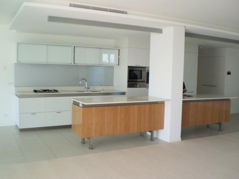 Paradise Point QLD 4216