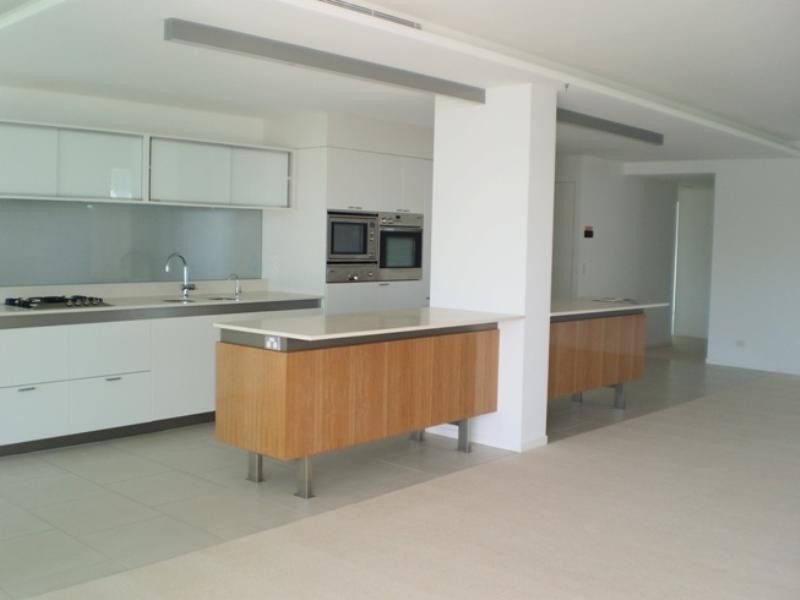 Paradise Point QLD 4216