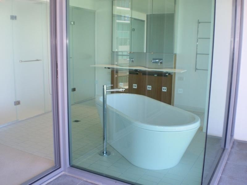 Paradise Point QLD 4216