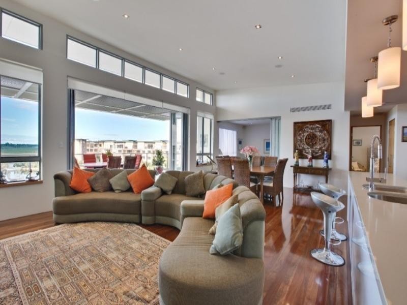 341/3 Pendraat Parade, Hope Island QLD 4212