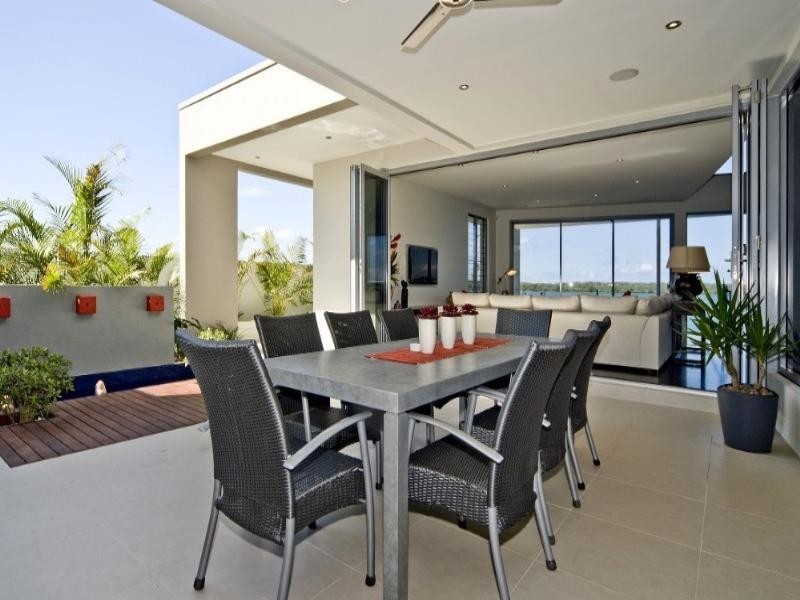 13 Parklane Terrace, Paradise Point QLD 4216