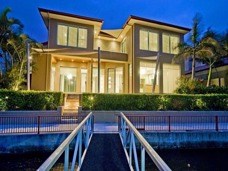 9 King James Court, Paradise Point QLD 4216