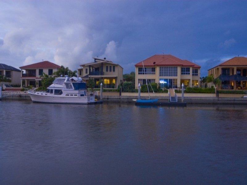 9 King James Court, Paradise Point QLD 4216