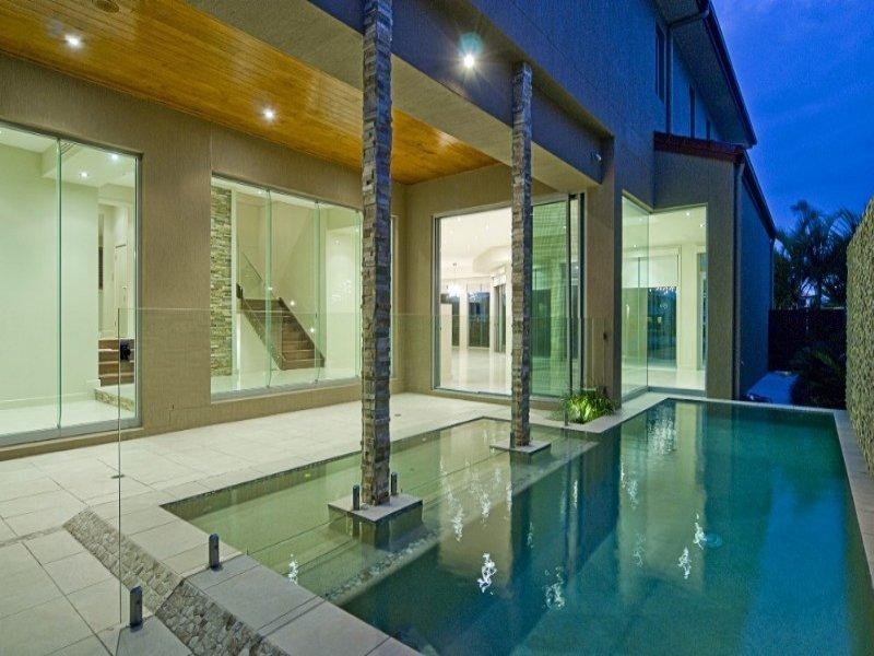 9 King James Court, Paradise Point QLD 4216