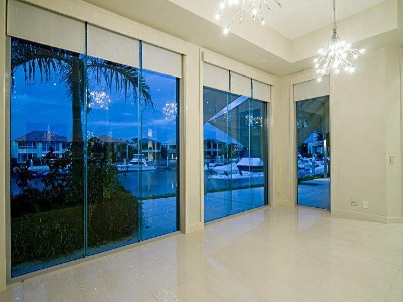 9 King James Court, Paradise Point QLD 4216