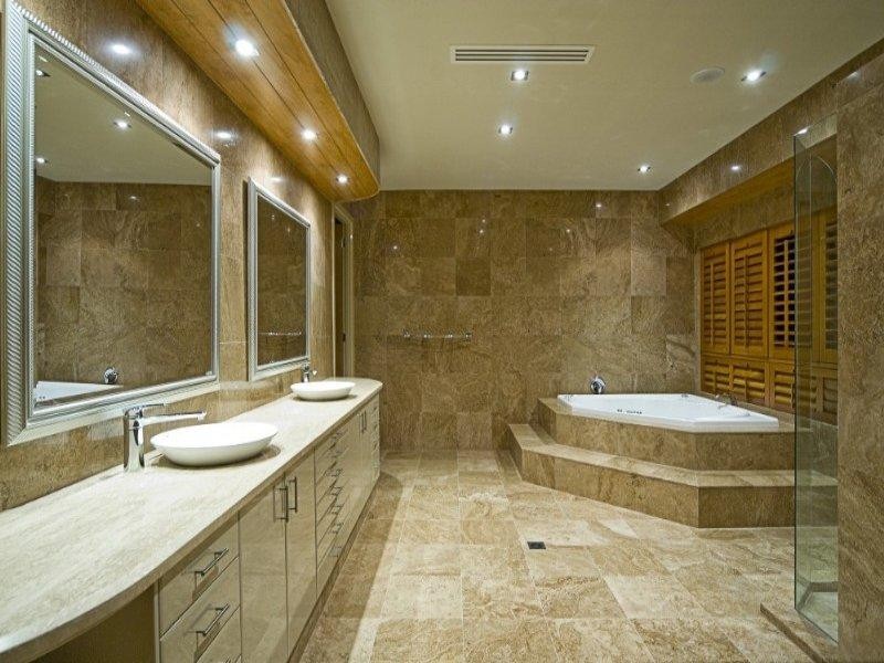 9 King James Court, Paradise Point QLD 4216