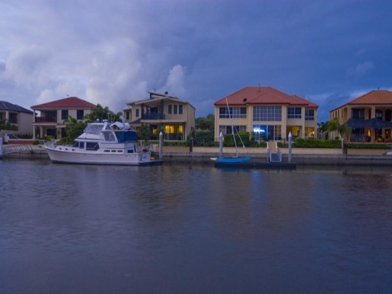 9 King James Court, Paradise Point QLD 4216