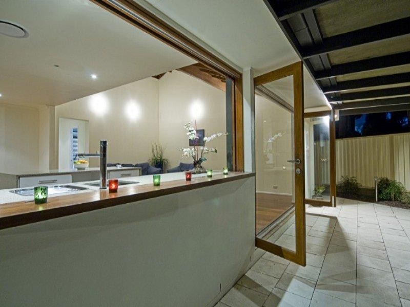 7 Tradewinds Avenue, Paradise Point QLD 4216