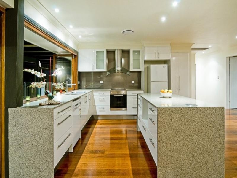 7 Tradewinds Avenue, Paradise Point QLD 4216