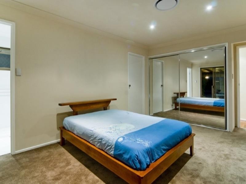 7 Tradewinds Avenue, Paradise Point QLD 4216