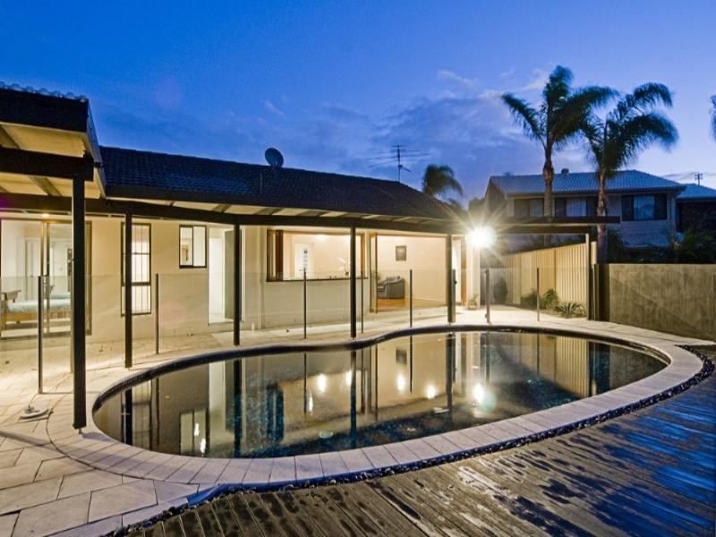 7 Tradewinds Avenue, Paradise Point QLD 4216