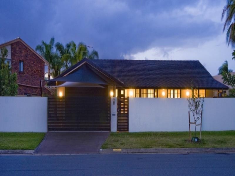 7 Tradewinds Avenue, Paradise Point QLD 4216