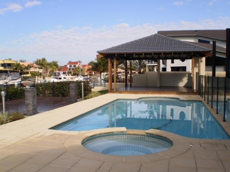 Hollywell QLD 4216
