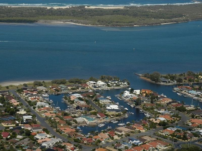 31 Markham Avenue, Runaway Bay QLD 4216