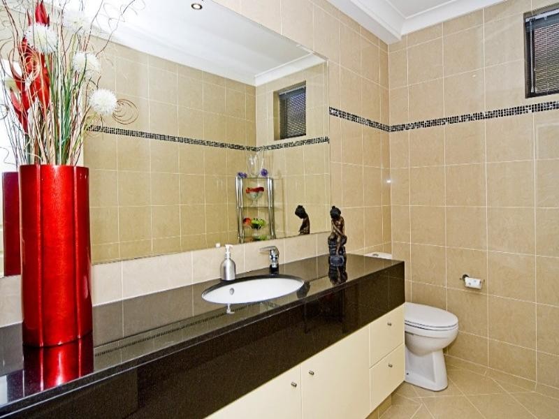 37 King Arthurs Court, Paradise Point QLD 4216