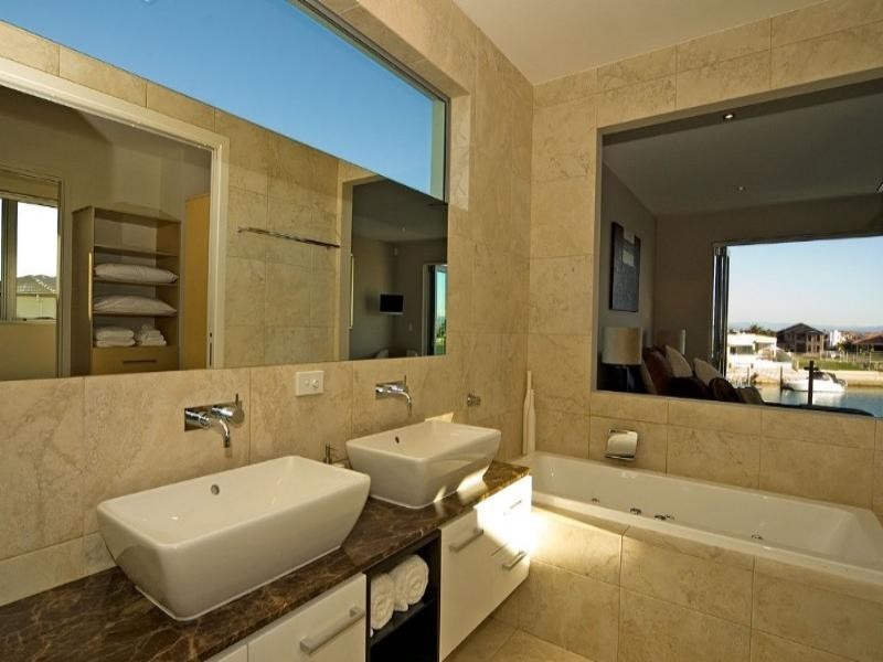 Paradise Point QLD 4216