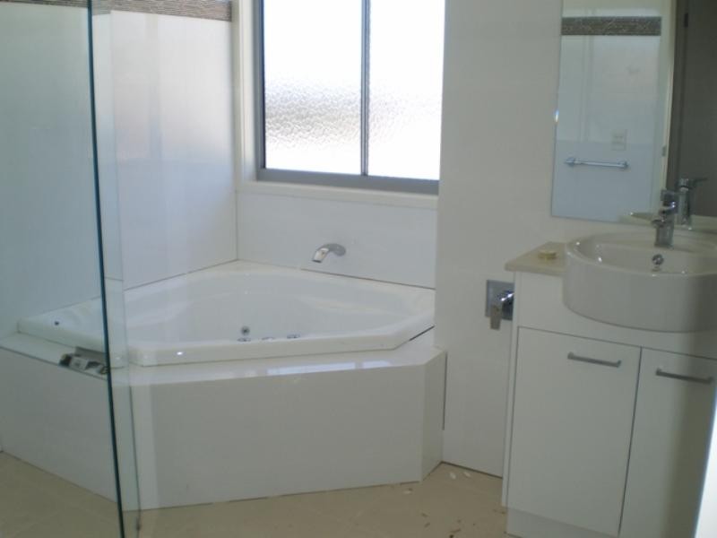 Paradise Point QLD 4216