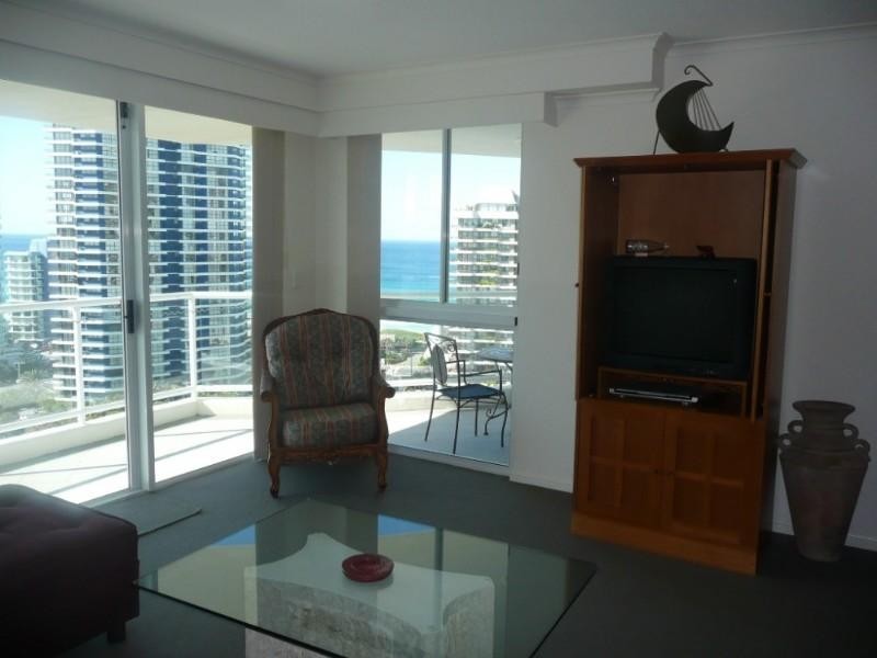 67/6 Cronin Avenue, Main Beach QLD 4217