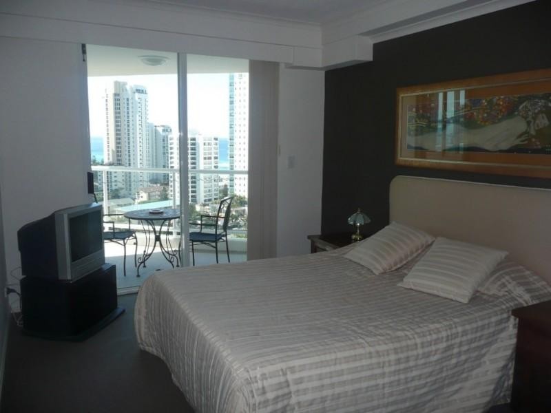 67/6 Cronin Avenue, Main Beach QLD 4217