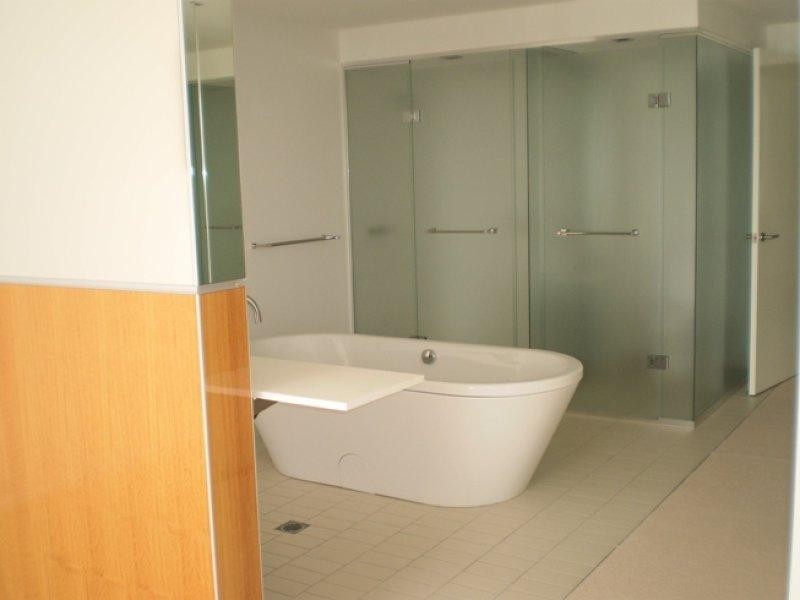 Paradise Point QLD 4216