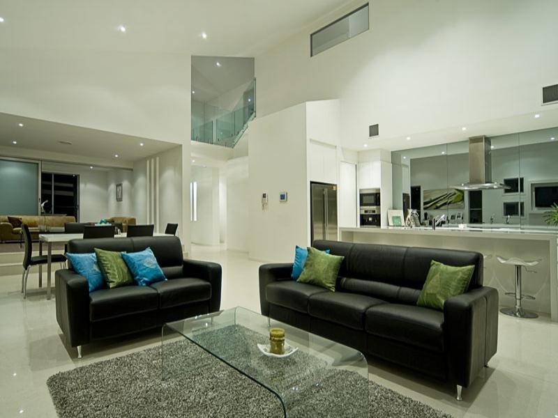 13 Queen Anne Court, Paradise Point QLD 4216