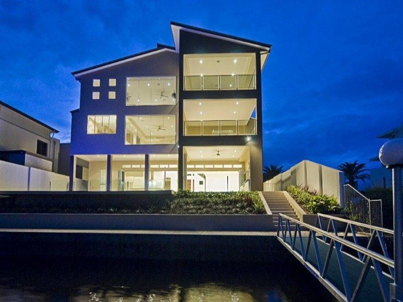 32 Knightsbridge Pde West, Paradise Point QLD 4216